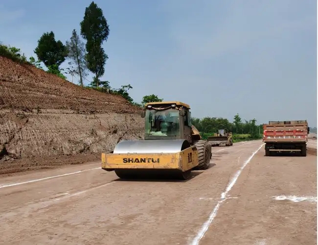 东西湖道路施工